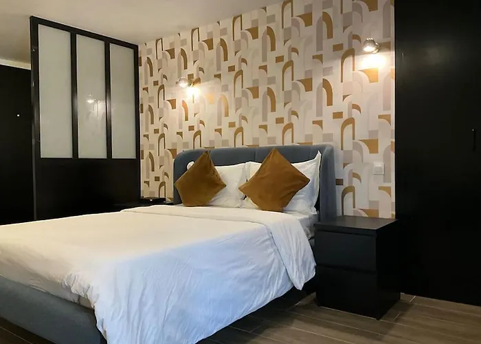 Ks Near Station Gare Du Nord And Gare De L Est 아파트 *