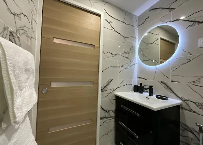 Ks Near Station Gare Du Nord And Gare De L Est 아파트 파리